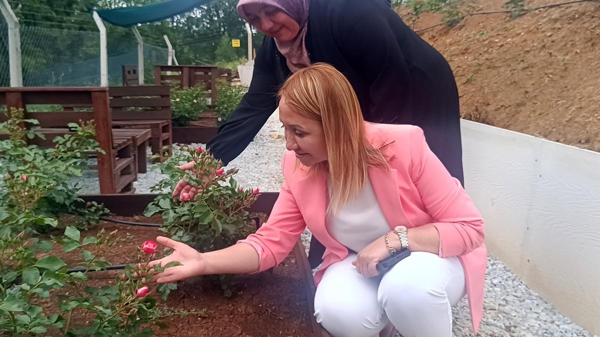 Ziyaret&ccedil;ilerin ilgi odağı oldu: 40 ayrı renk bir arada 3