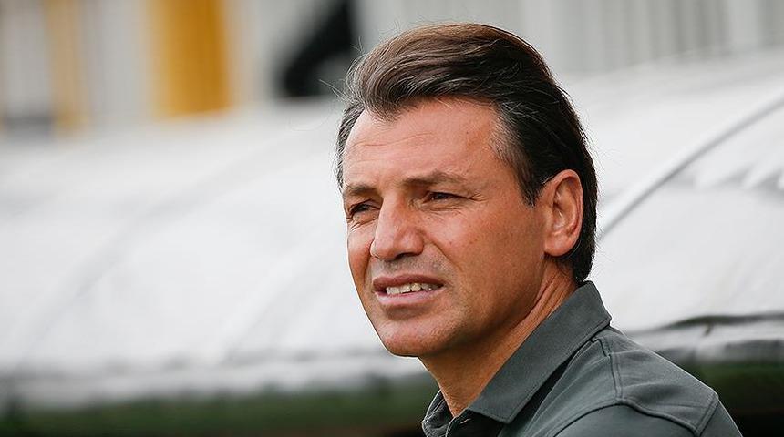 Antalyaspor Tamer Tuna ile imzaladı