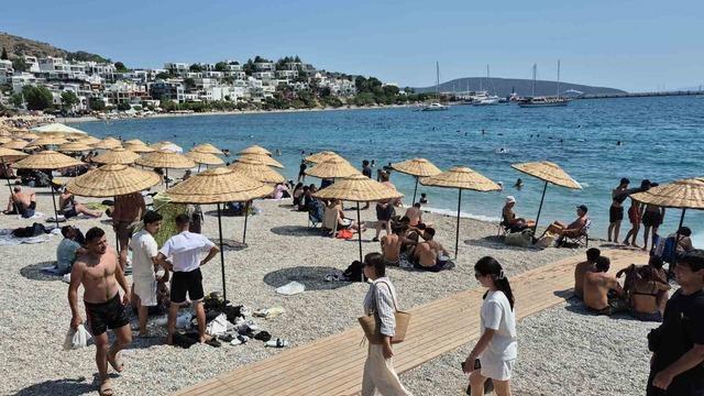 Bodrum’da sahiller doldu taştı