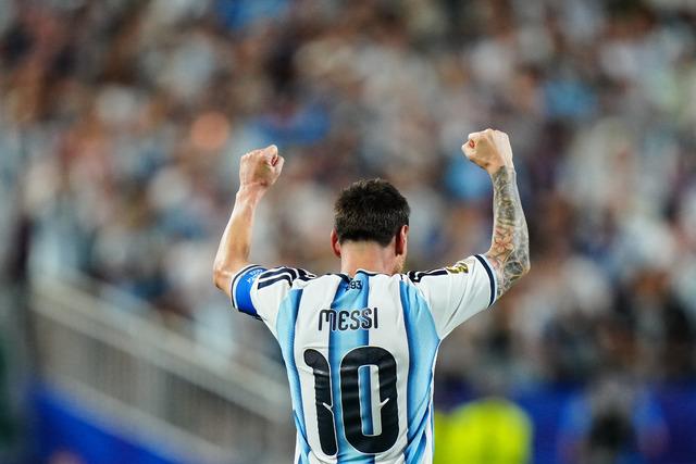İşte dünyanın en yüksek Messi heykeli... ⚽️