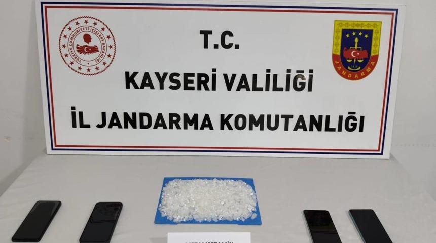Kayseri'de uyuşturucu operasyonu: 4 g&ouml;zaltı