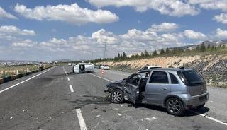 Niğde-Kayseri yolunda trafik kazası: 4 yaralı