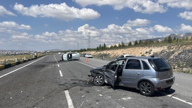 Niğde-Kayseri yolunda trafik kazası: 4 yaralı