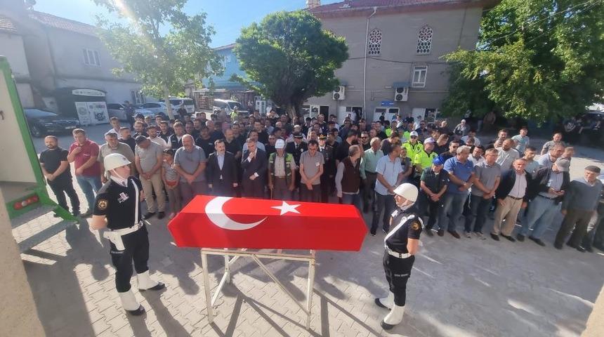 G&ouml;rev başında hayatını kaybeden polis memuru son yolculuğuna uğurlandı
