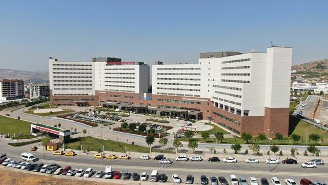 Elazığ’da 3. kattan düşen 4 yaşındaki çocuk ağır yaralandı