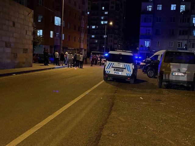 &lsquo;Torpil patlatma&rsquo; kavgasında sopa ve satır kullanıldı: 3 yaralı 2