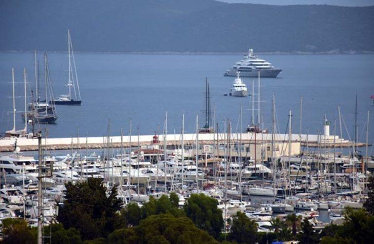 Çelik kralı sekiz katlı sarayıyla geldi  G2