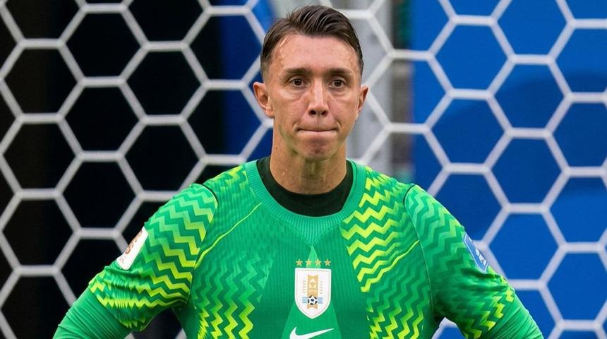Ne yaptın Muslera! D&uuml;nya Kupası'nda geceye damga vuran hata