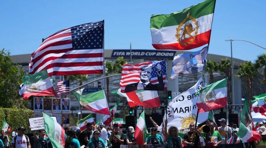 İran Milli Futbol Takımı Los Angeles'ta "mesaj" bıraktı