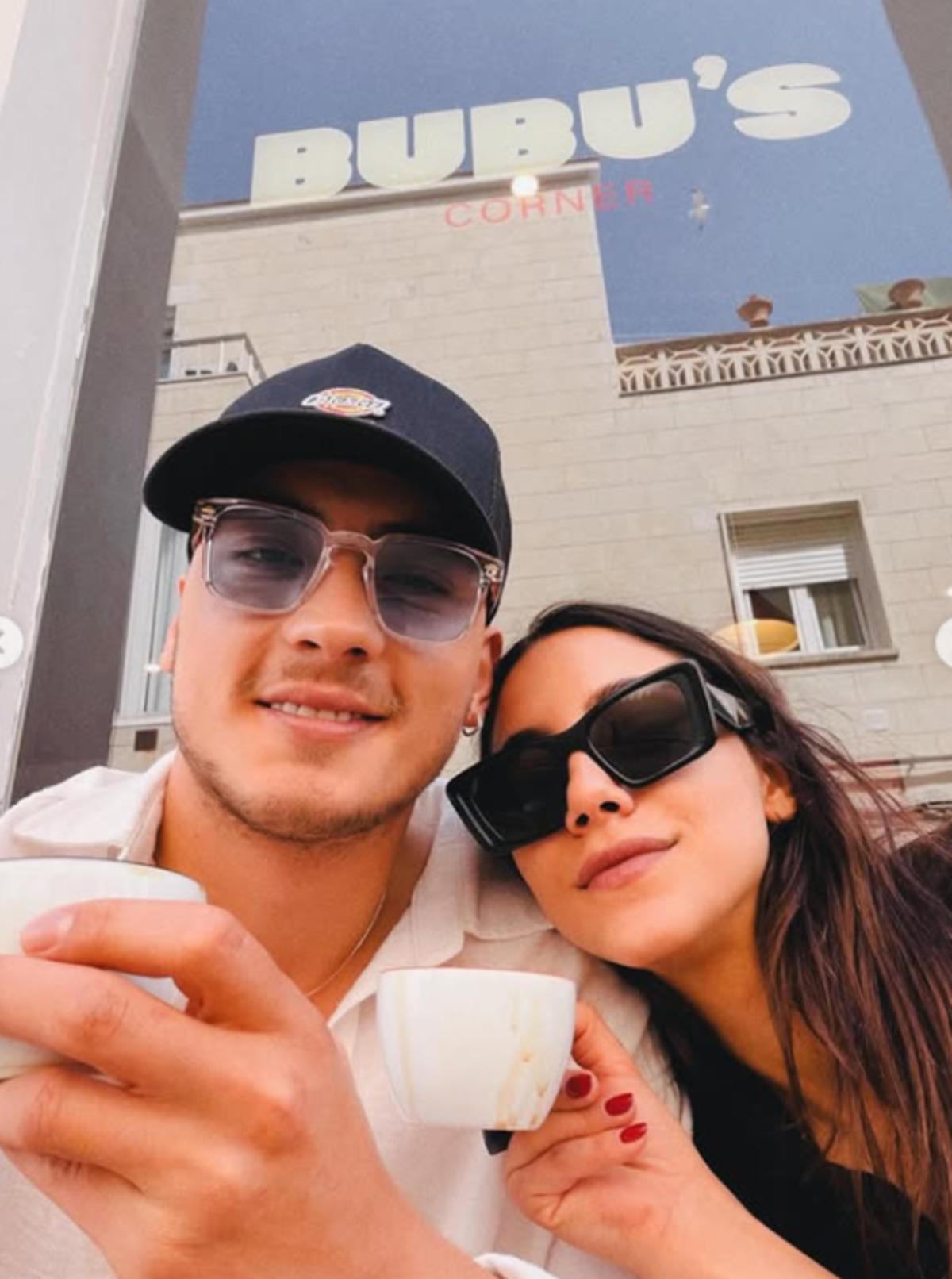 Atakan Özkaya ve Dilin Döğer den aşk pozları 2