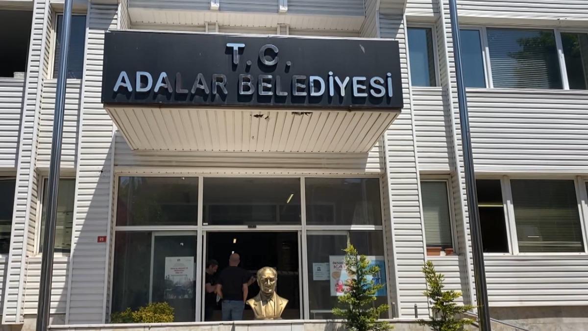 Adalar Belediye Başkanı Akpolat tutuklama talebiyle mahkemeye sevk edildi 1