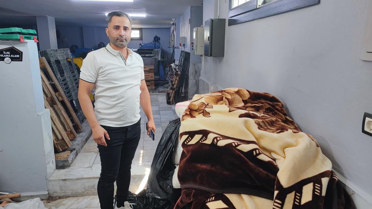 Yıkansın diye gelen battaniyenin i&ccedil;inden paralar &ccedil;ıktı 1