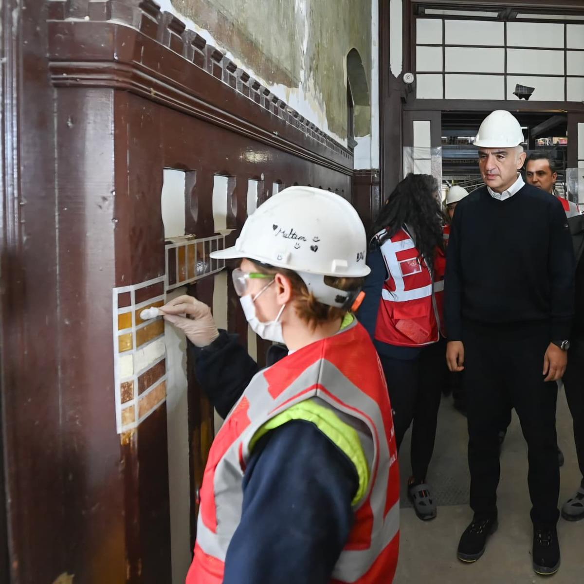 Tarihi Sirkeci Garı ndaki değişim ilk kez paylaşıldı! Bakan Ersoy:  Yaşayan k&uuml;lt&uuml;r adasına d&ouml;n&uuml;şecek  7