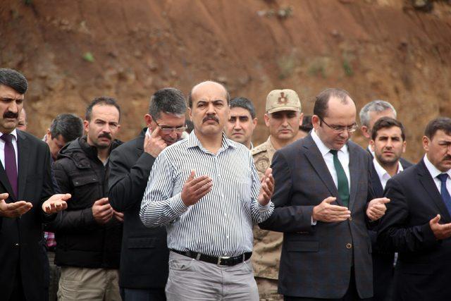 Bingöl'de, PKK'lı teröristlerin şehit ettiği 33 asker anıldı