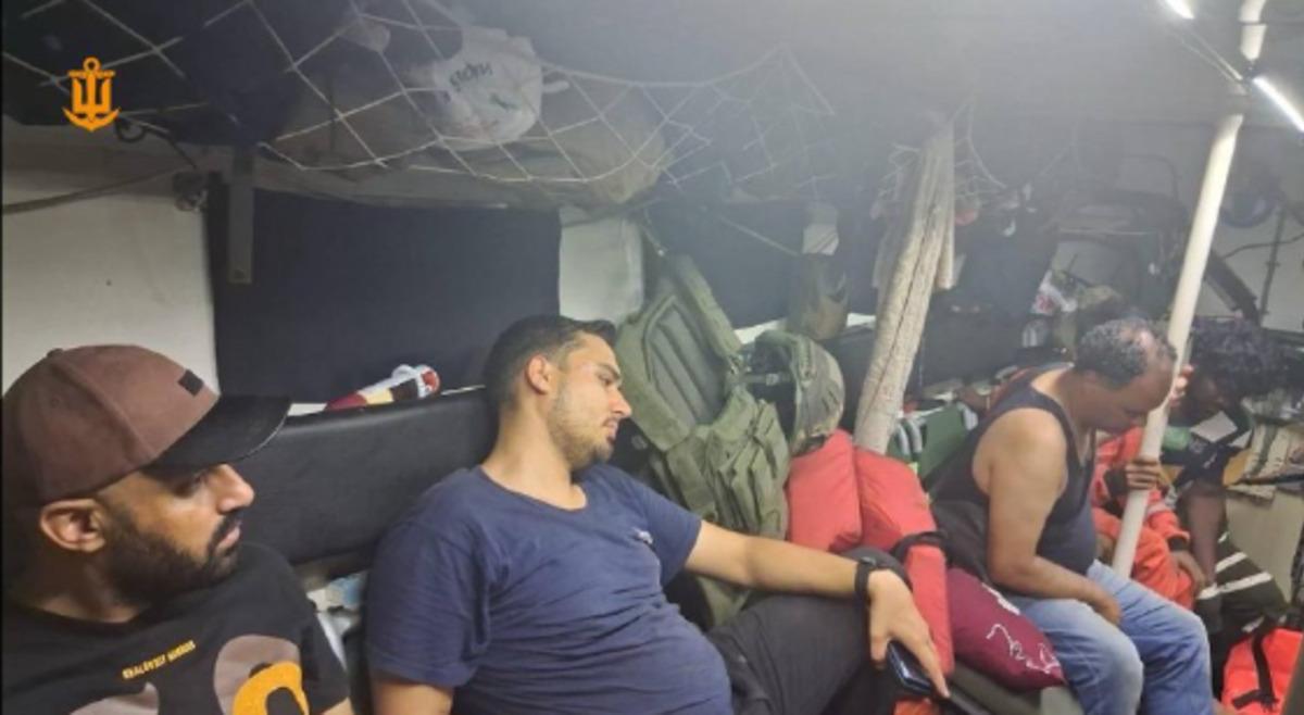 Karadeniz de seyreden gemiye saldırı: İ&ccedil;inde T&uuml;rkler de vardı! 2
