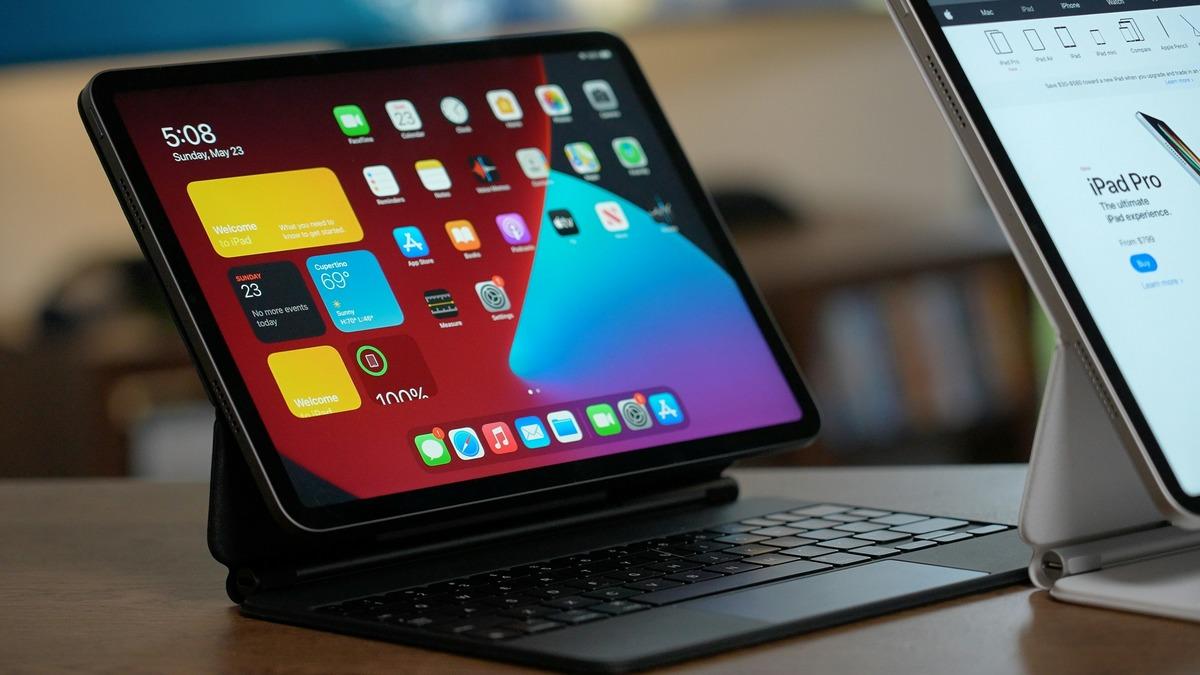 Apple ın yol haritası ortaya &ccedil;ıktı: Katlanabilir iPhone dan Apple Glasses a kadar 20 yeni &uuml;r&uuml;n 4