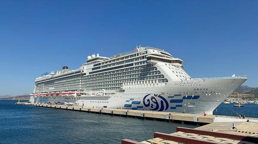 Bodrum'a "Aroya" kruvaziyeriyle 1489 turist geldi