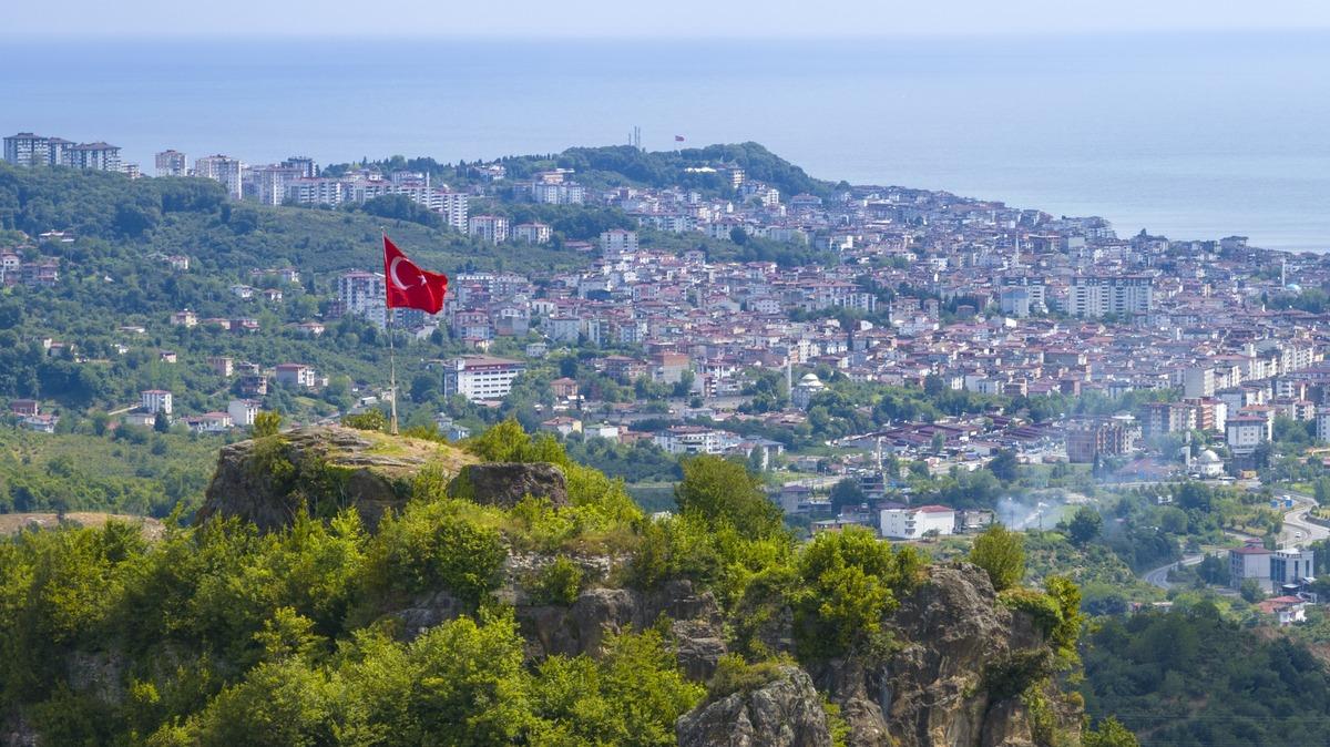 Dünyada benzeri yok: Dağı oyup, kale yapmışlar! 4