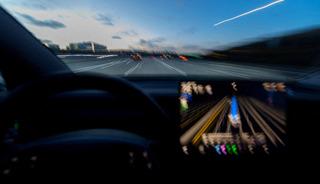 Otopilottaki Tesla, yaşlı kadını evinin i&ccedil;indeyken hayattan kopardı!