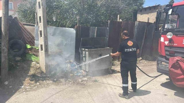 Çöp konteynerinde çıkan yangın korkuttu 2