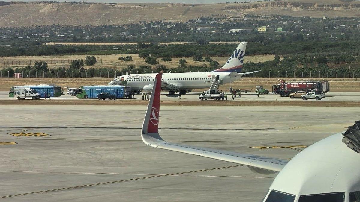 Yer: Gaziantep! İniş takımı arızalanan yolcu uçağı paniğe neden oldu