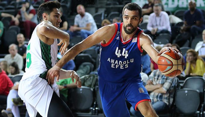 Anadolu Efes, Darüşşafaka'yı eleyerek play-off yarı ...