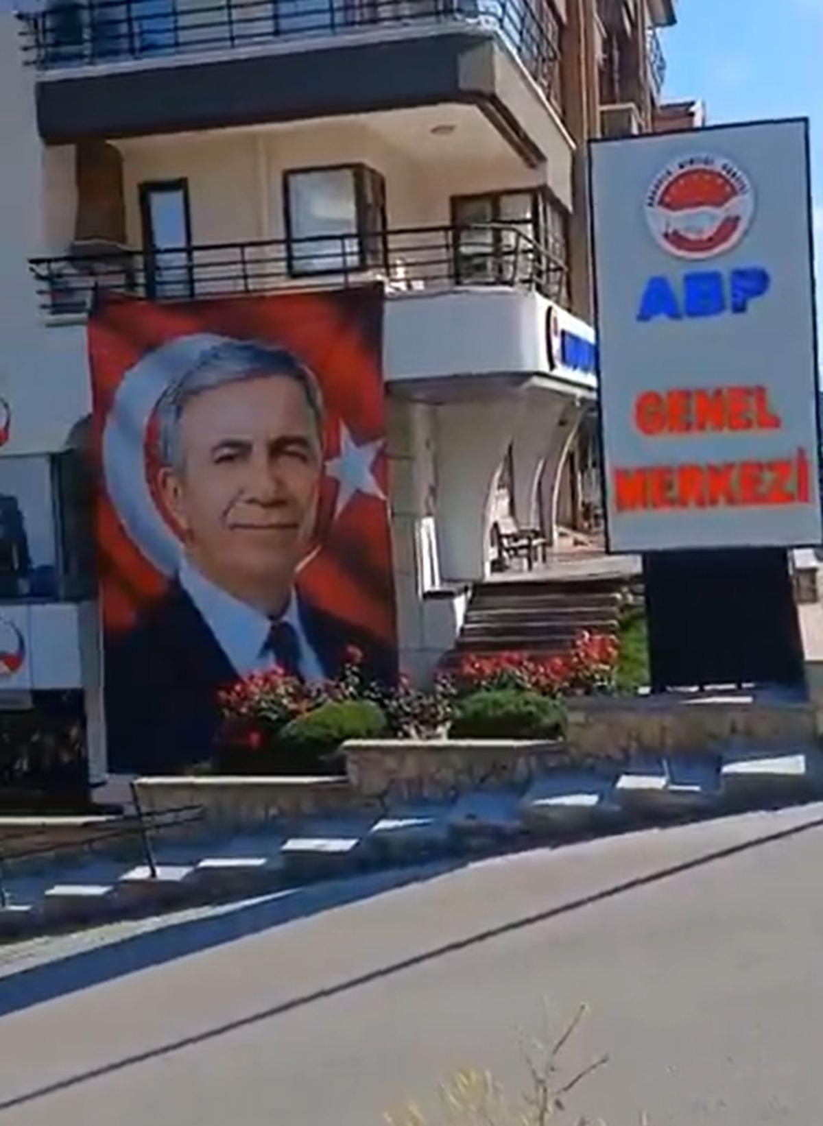 İddialar g&uuml;ndem olmuştu! Mansur Yavaş cephesinden  poster  yanıtı 1