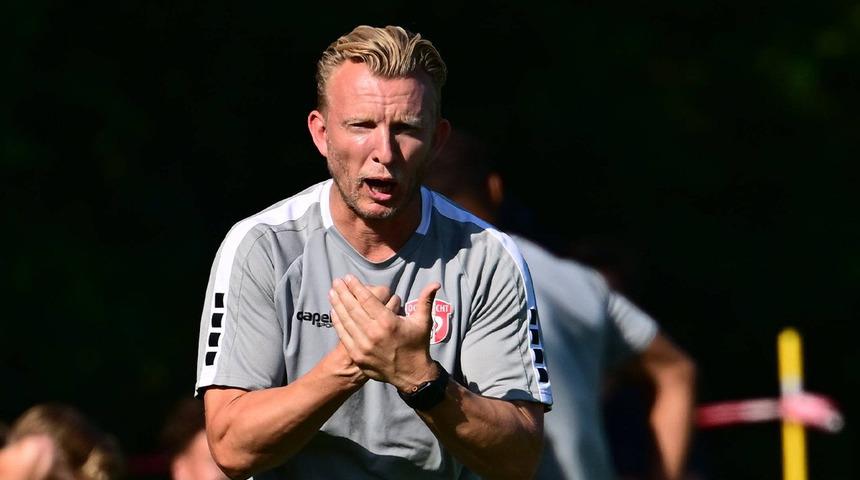 Fenerbah&ccedil;e'de Dirk Kuyt İstanbul'a geldi! G&ouml;reve hazır
