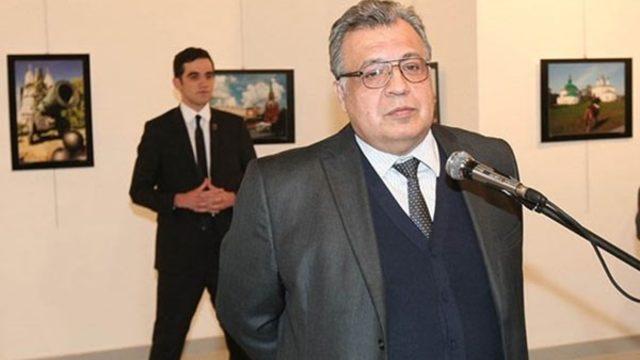 Karlov suikastında Rus konsomatris detayı!