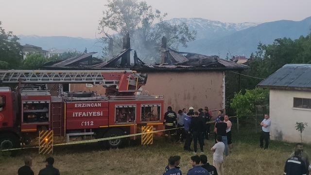 Erzincan da müstakil evde çıkan yangında 1 kişi öldü 2