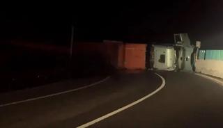 Yer: Bolu! Askeri M&uuml;himmat y&uuml;kl&uuml; tır devrildi