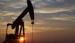 Brent petrolde d&uuml;ş&uuml;ş: Varil fiyatı 76,66 dolara geriledi