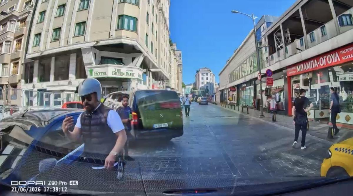 Yol verme kavgasında tehditler peş peşe geldi: "Boksörüm çeneni kırarım" 1