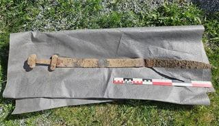 Okul etkinliği sırasında 6 yaşındaki bir &ccedil;ocuk 1000 yıllık Viking&nbsp; kılıcı buldu