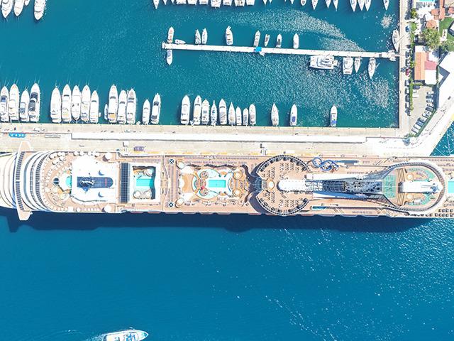 Marmaris'e "MSC Divina" kruvaziyeri 4 bin 121 turist getirdi