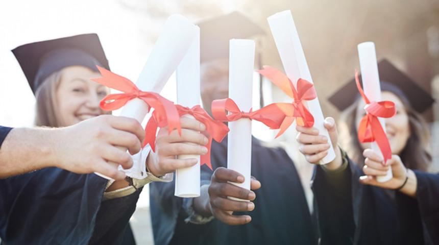 &Uuml;niversite diplomasında yeni d&ouml;nem! Y&Ouml;K a&ccedil;ıkladı: Puanları etkileyecek