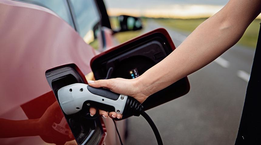 Elektrikli otomobile ilgi arttı: Ciddi artış var, sayı katlandı