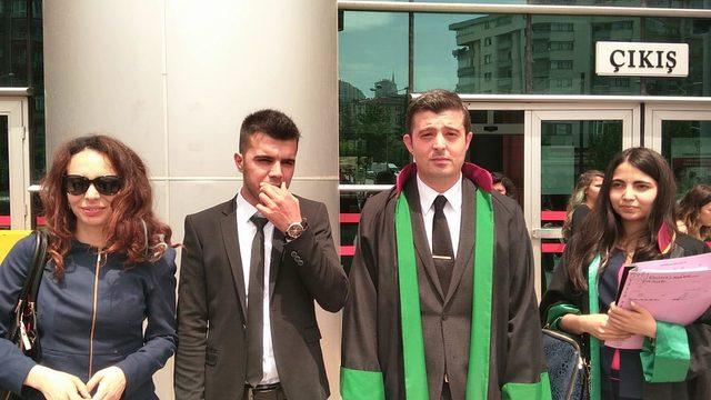 Ayrılan sevgililerin 'Marley' davası ertelendi