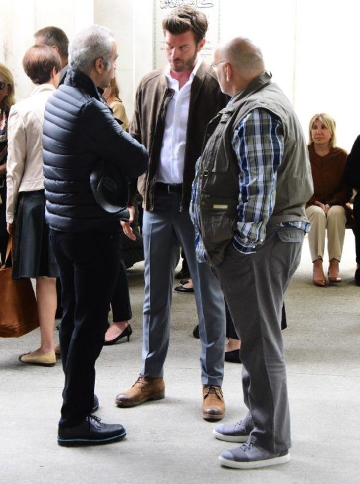 Demet Akbağ'ın anne acısı... Dostları yalnız bırakmadı G3