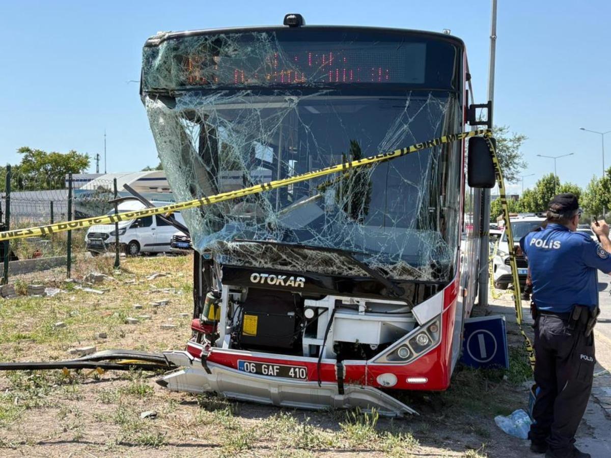 Ankara da otob&uuml;s kazası: 1 &ouml;l&uuml;, 9 yaralı 1