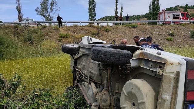 Yozgat’ta takla atan otomobilde 2 kişi yaralandı