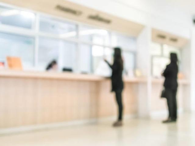 Banka devi şube ağını k&uuml;&ccedil;&uuml;lt&uuml;yor: 233 şube kapanacak