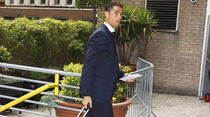 Cristiano Ronaldo: Polis silahlarla tekneme girdi