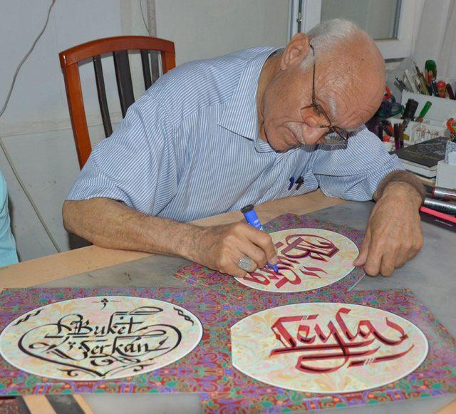 Emekli polis kaligrafi sanatında usta oldu