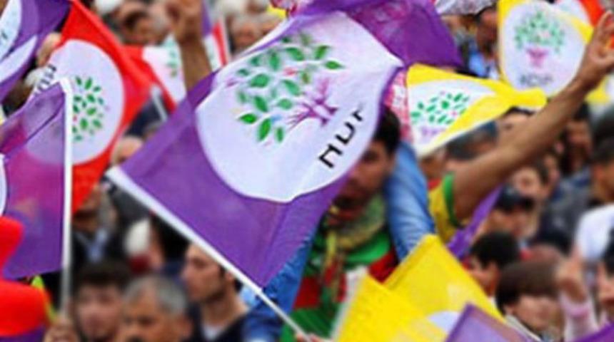 Almanya'da Türkiye'deki seçimler için kampanya yasağı olmasına rağmen HDP'ye miting izni çıktı
