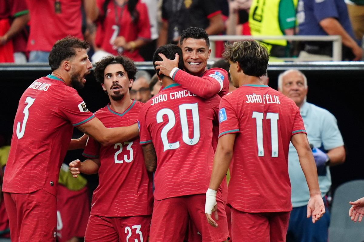Ronaldo dan Messi ye tarihi yanıt! Dünya o anı paylaşıyor 1