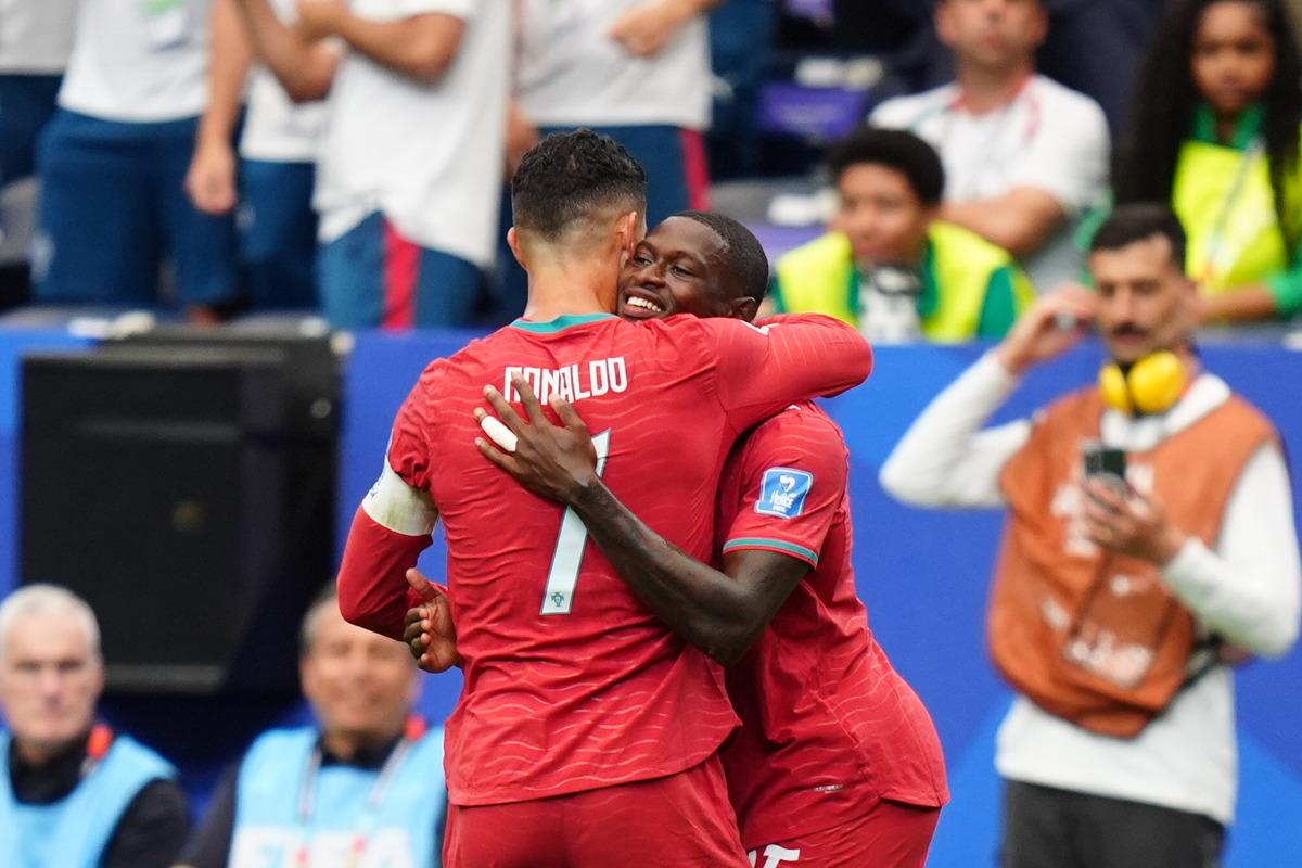 Ronaldo dan Messi ye tarihi yanıt! Dünya o anı paylaşıyor 2