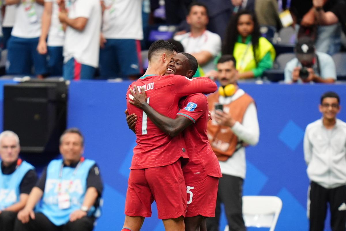 Ronaldo dan Messi ye tarihi yanıt! Dünya o anı paylaşıyor 7