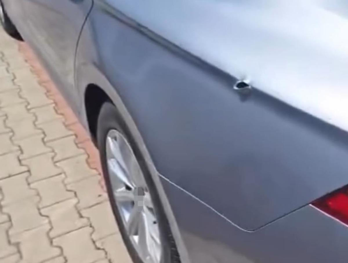 Adana da oto galericiler sitesinde silahlı saldırı: &Ccedil;ok sayıda ara&ccedil; zarar g&ouml;rd&uuml; 1