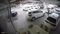 Oto galericiler sitesine sald�r�: �ok say�da ara� zarar g�rd�